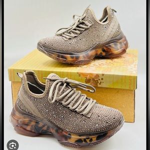 NIB Very G Hella Sneakers Taupe 6